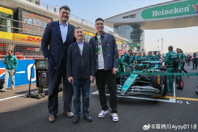 聯(lián)動(dòng)F1！翟曉川曬與姚明、阿隆索、范志毅、周冠宇等的合照