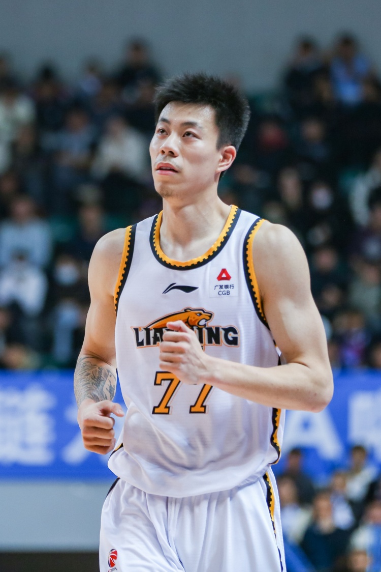 媒體人：張鎮(zhèn)麟、韓德君將因傷缺席今晚對陣北控的比賽