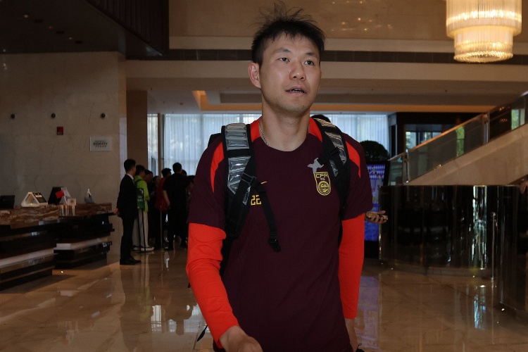 李源一3次助攻位居助攻榜榜首，李璇：再看伊萬發(fā)言覺得有種錯亂